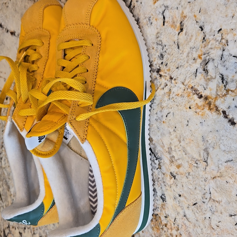 Nike Classic Cortez Nylon "Oregon Ducks"  Size 11 Sneakers - New